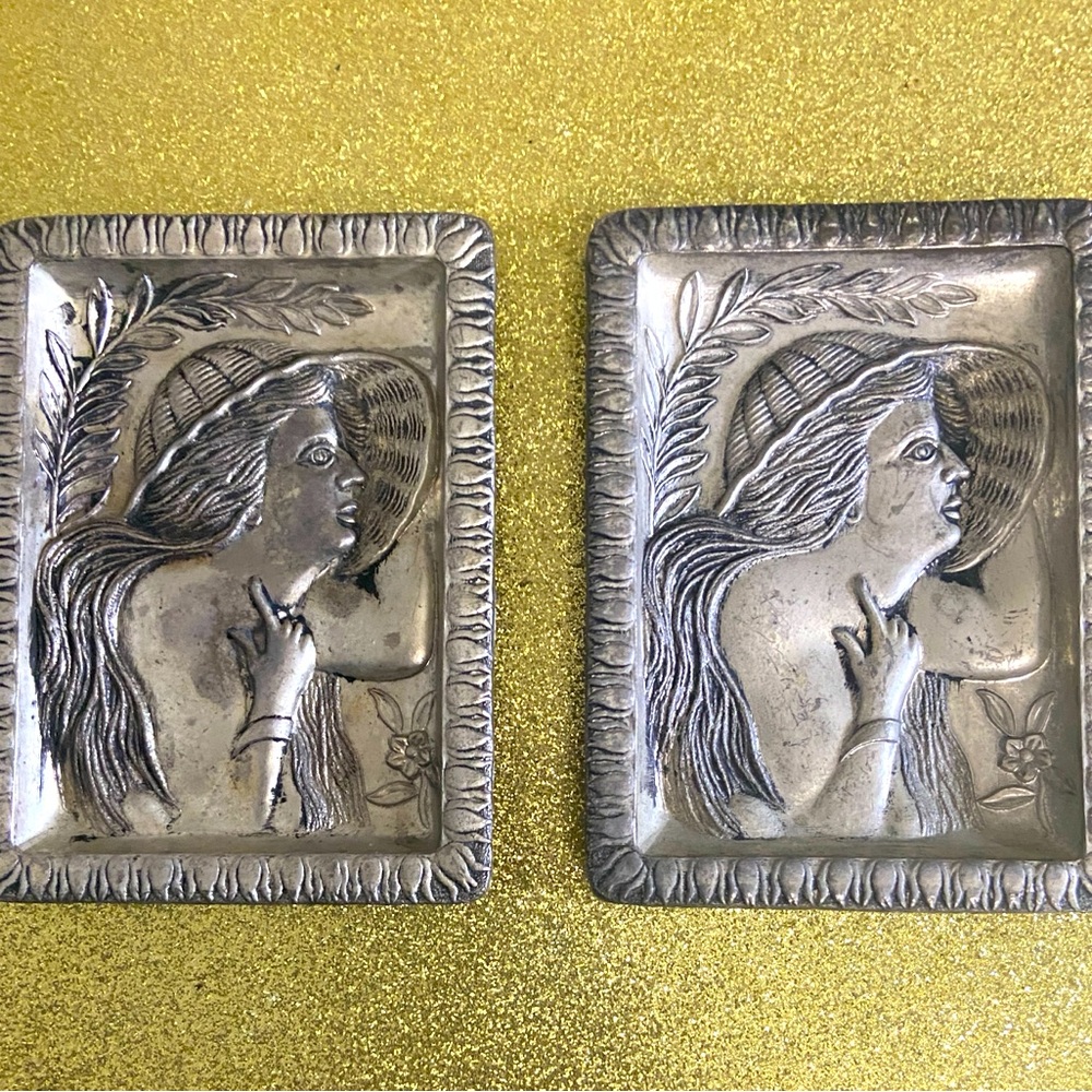Vintage Japanese metal ashtrays set of 2!